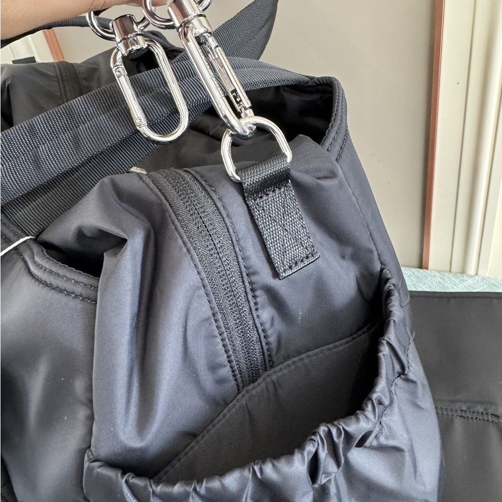 Lululemon New Parent Tote 20L in Black New with Tag - Picture 12 of 15